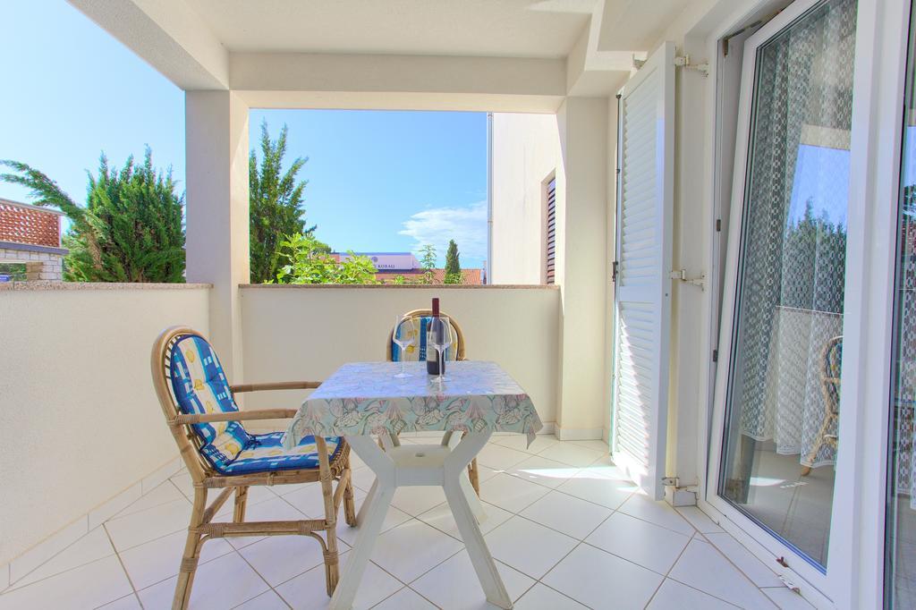 Apartments Vlatko Krk Town Zewnętrze zdjęcie