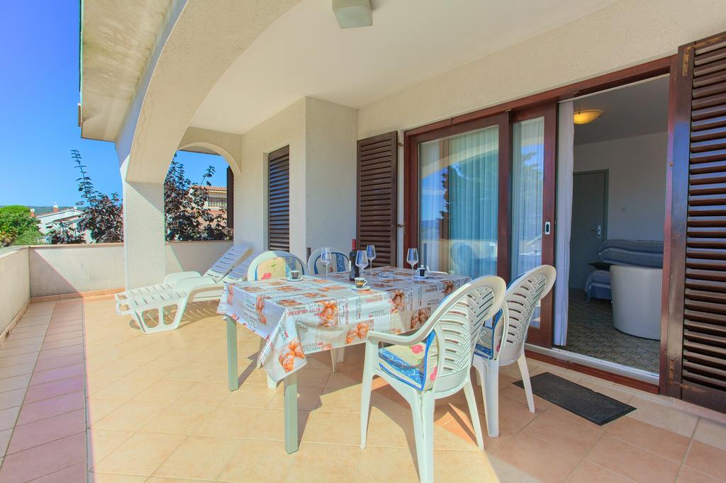 Apartments Vlatko Krk Town Zewnętrze zdjęcie