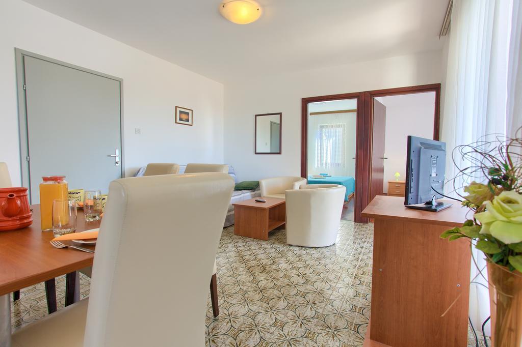 Apartments Vlatko Krk Town Zewnętrze zdjęcie