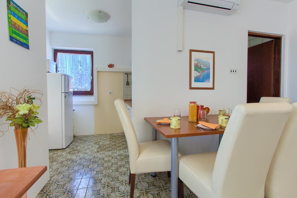 Apartments Vlatko Krk Town Zewnętrze zdjęcie