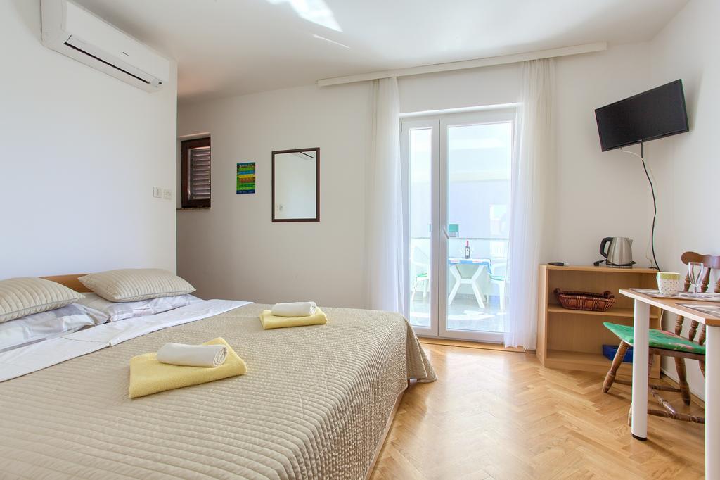 Apartments Vlatko Krk Town Zewnętrze zdjęcie