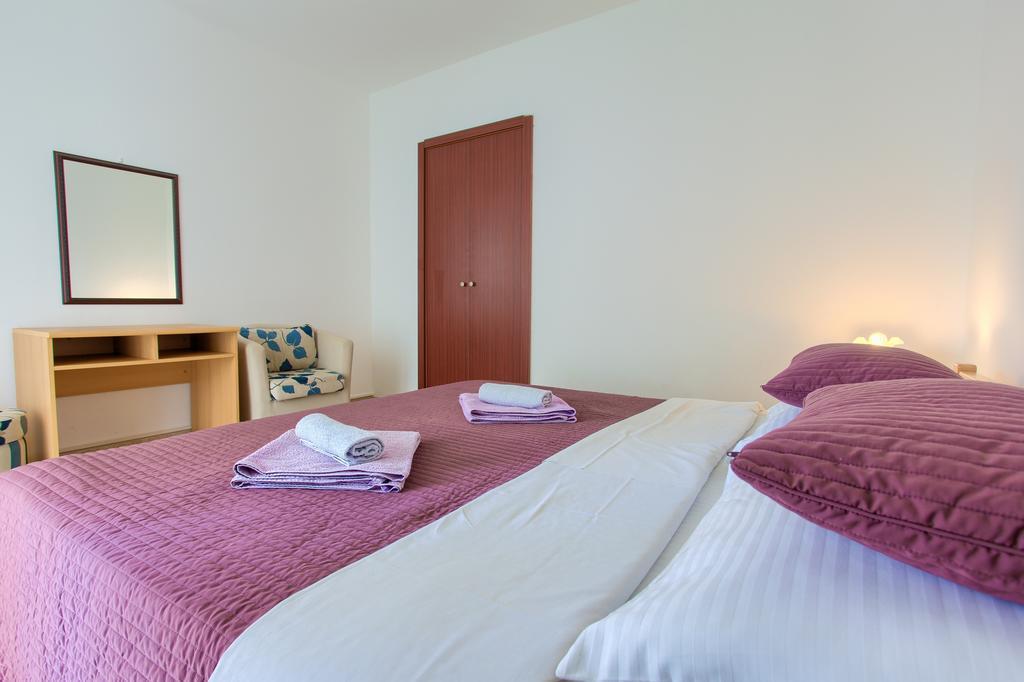 Apartments Vlatko Krk Town Zewnętrze zdjęcie