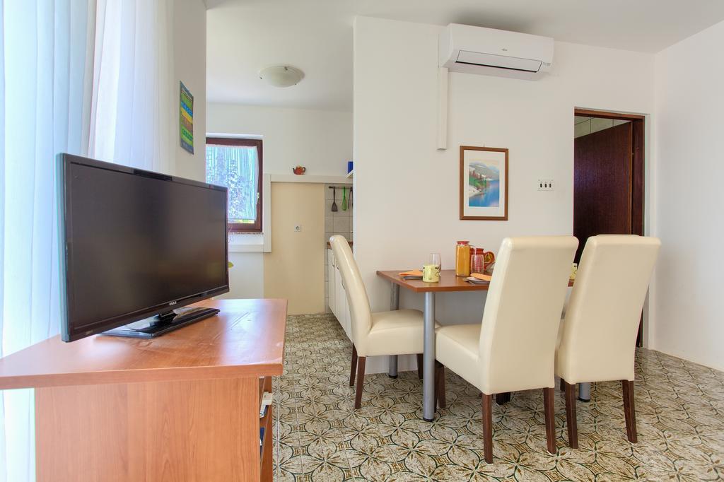 Apartments Vlatko Krk Town Zewnętrze zdjęcie