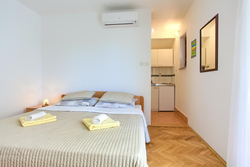 Apartments Vlatko Krk Town Zewnętrze zdjęcie