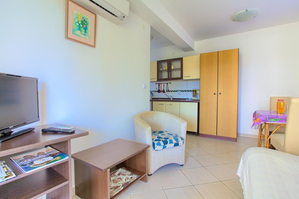 Apartments Vlatko Krk Town Zewnętrze zdjęcie